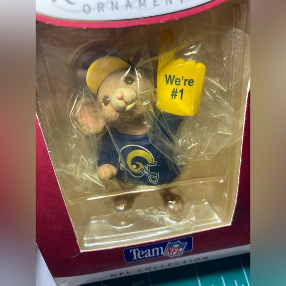 VTG NFL HALLMARK KEEPSAKE ORNAMENT ST. LOUIS RAMS FOOTBALL #1 FAN MOUSE 1996 - Picture 5 of 7